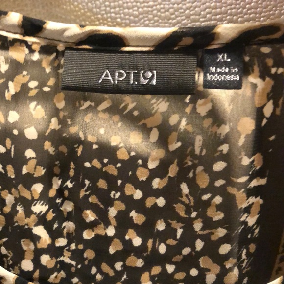 Top - Picture 2 of 5